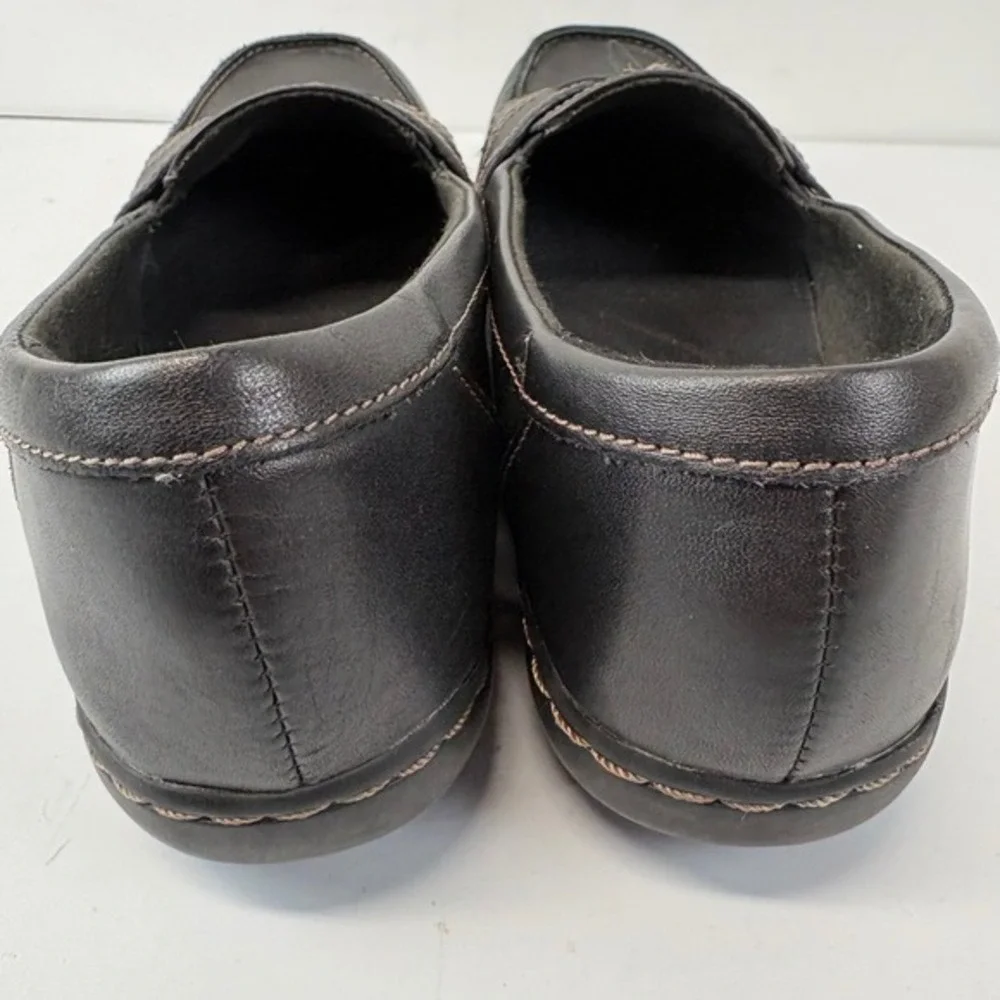 Clarks Womens‎ 8.5M Black Leather Loafers Tassel Slip-On Comfort Shoes Casual